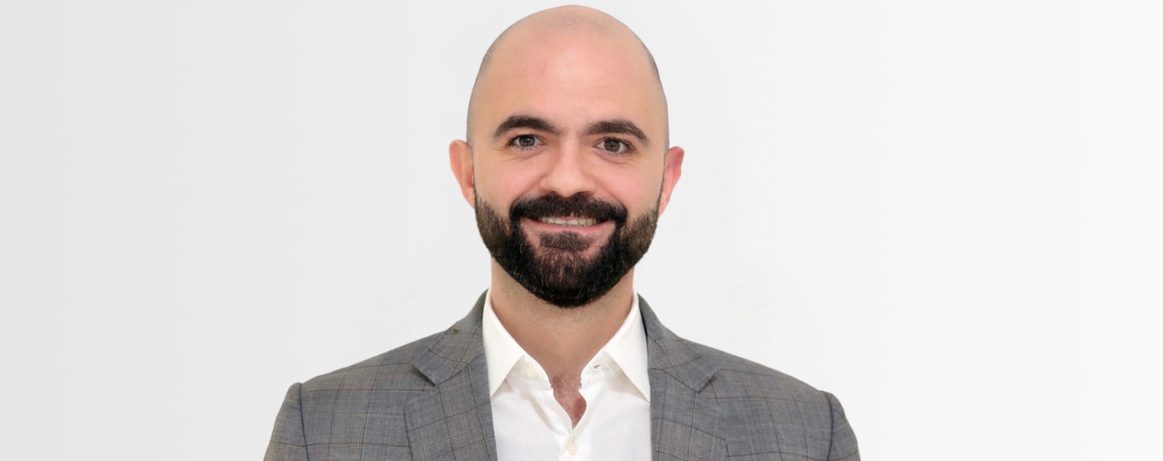 Ali Alkhateeb Wide